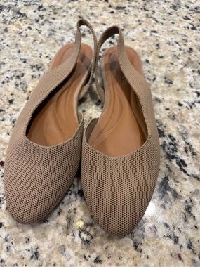 Women’s Slingback oval Toe Flats in Taupe